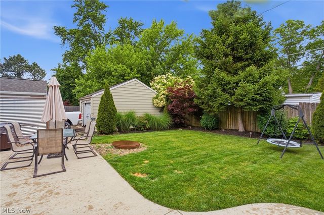 131 Forest Boulevard, Avon Lake, OH 44012
