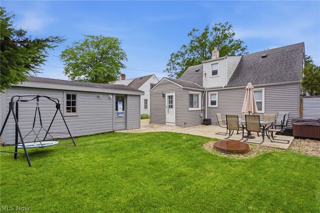 131 Forest Boulevard, Avon Lake, OH 44012