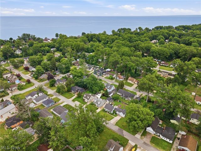 131 Forest Boulevard, Avon Lake, OH 44012