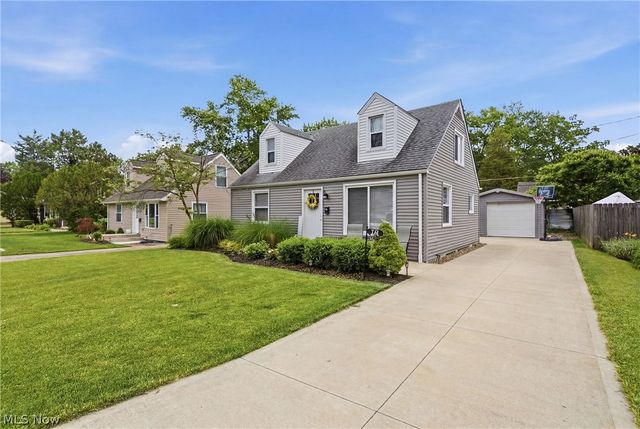 131 Forest Boulevard, Avon Lake, OH 44012