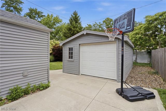 131 Forest Boulevard, Avon Lake, OH 44012