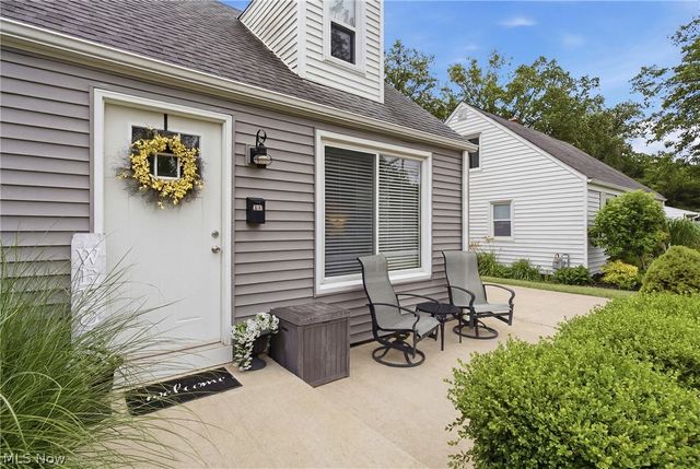 131 Forest Boulevard, Avon Lake, OH 44012