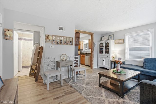 131 Forest Boulevard, Avon Lake, OH 44012