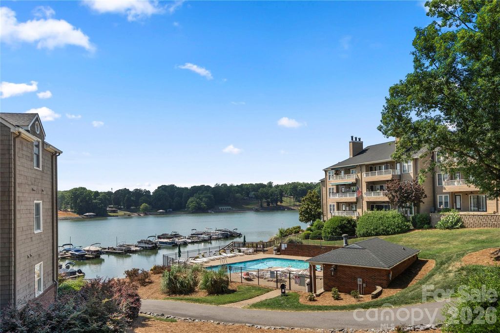 9717 Emerald Point Drive 1, Charlotte, NC 28278