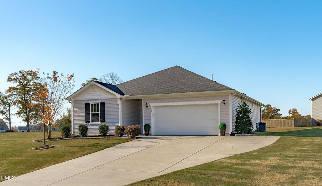 20 White Quartz Place, Fuquay Varina, NC 27526