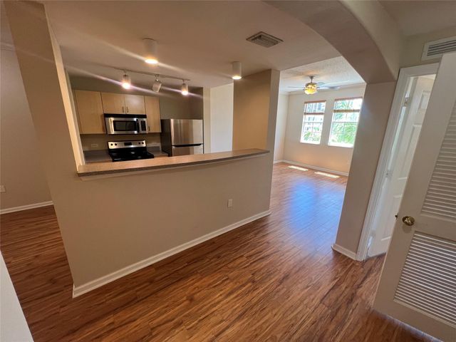 533 NE 3rd Avenue 508, Fort Lauderdale, FL 33301