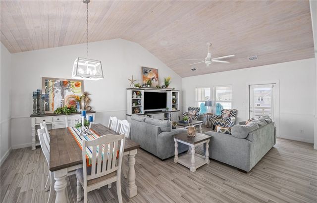 3087 S 11th St 601, Port Aransas, TX 78373