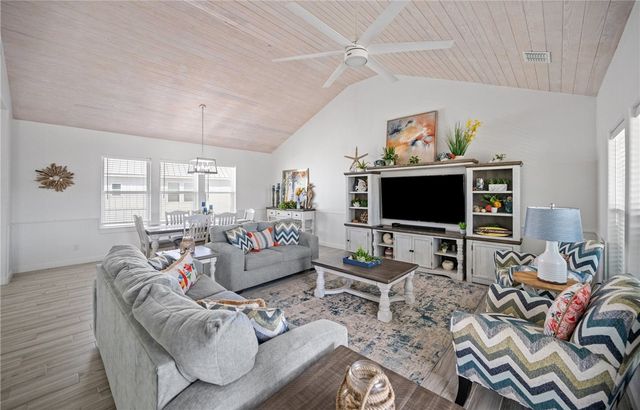 3087 S 11th St 601, Port Aransas, TX 78373