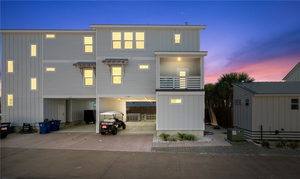 3087 S 11th St 601, Port Aransas, TX 78373