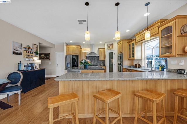 34515 Bentley Ct, Fremont, CA 94555