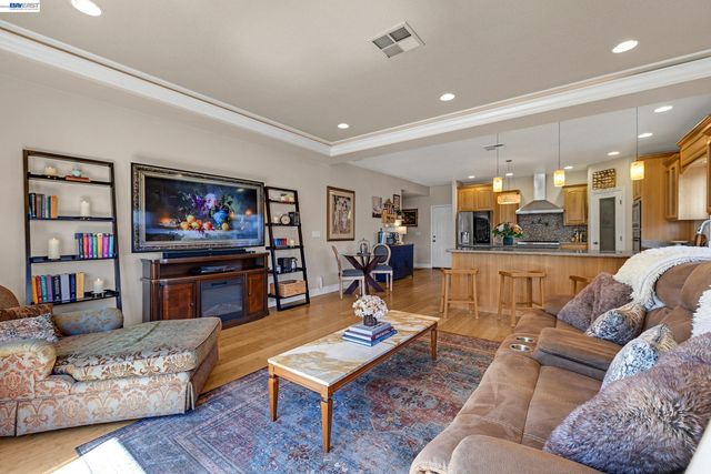 34515 Bentley Ct, Fremont, CA 94555