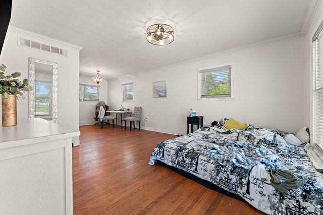 102 S Delaware Street, Hobart, IN 46342