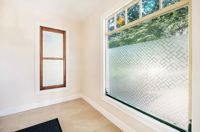 161 Walnut St 1, Newton, MA 02460