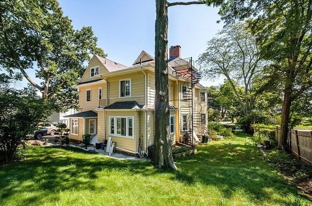 161 Walnut St 1, Newton, MA 02460