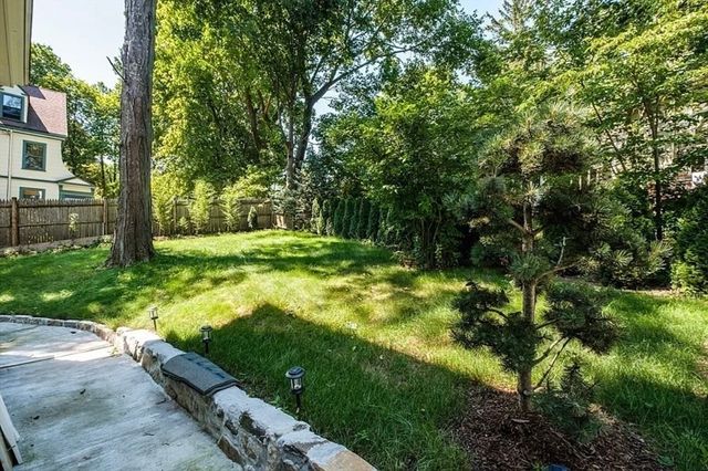 161 Walnut St 1, Newton, MA 02460