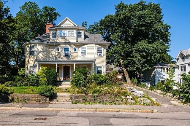 161 Walnut St 1, Newton, MA 02460