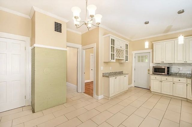 161 Walnut St 1, Newton, MA 02460