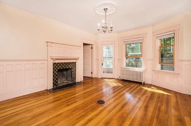 161 Walnut St 1, Newton, MA 02460