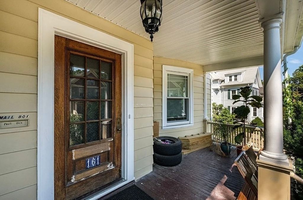 161 Walnut St 1, Newton, MA 02460