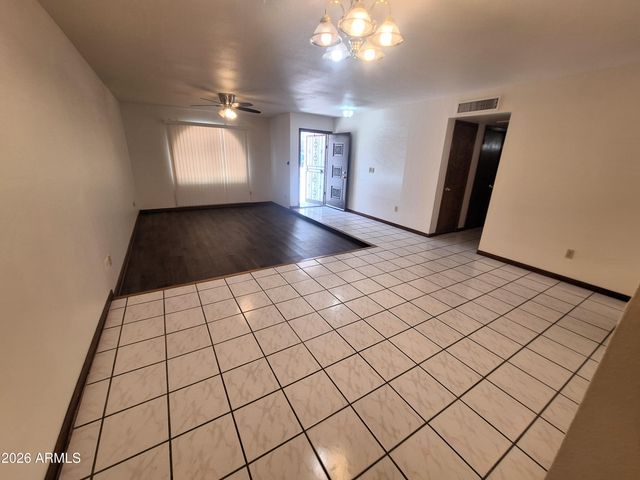 4142 W SUNNYSIDE Avenue, Phoenix, AZ 85029