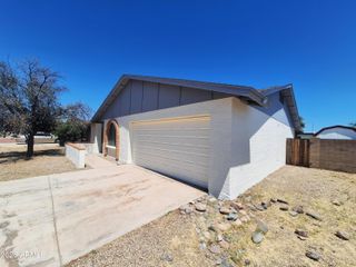 4142 W SUNNYSIDE Avenue, Phoenix, AZ 85029