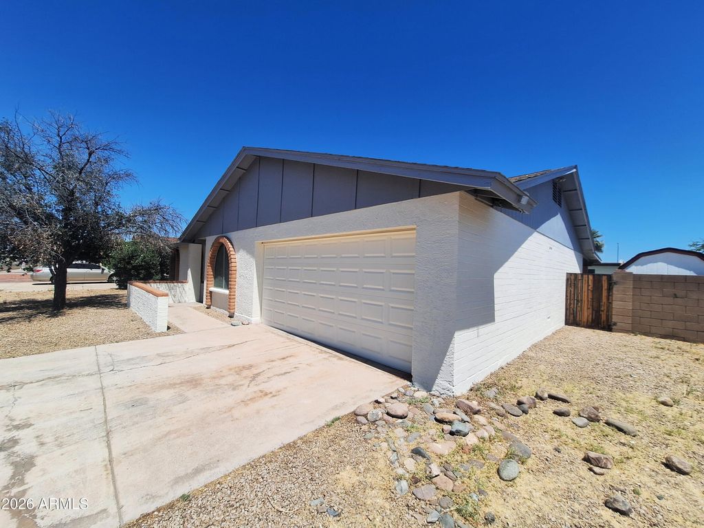 4142 W SUNNYSIDE Avenue, Phoenix, AZ 85029