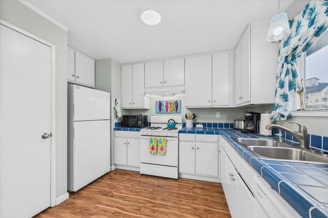 104 Sea View Road, Shelter Cove, CA 95589