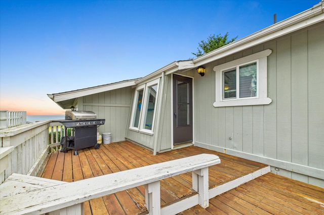 104 Sea View Road, Shelter Cove, CA 95589