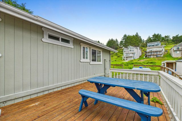 104 Sea View Road, Shelter Cove, CA 95589