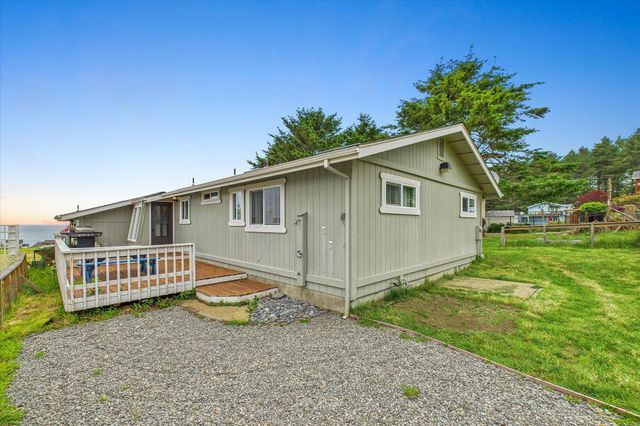 104 Sea View Road, Shelter Cove, CA 95589