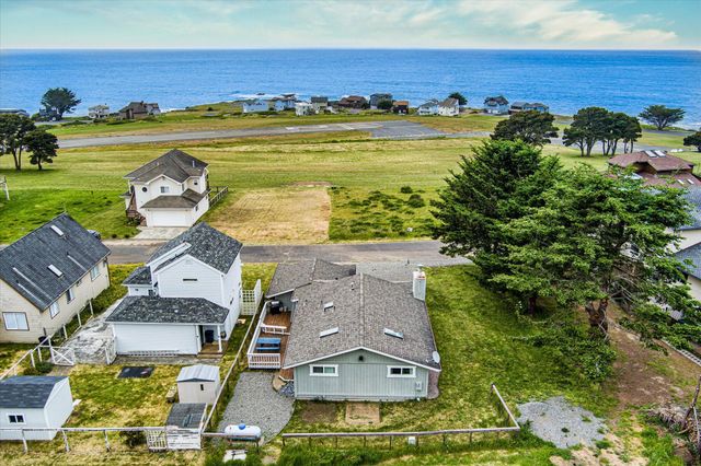 104 Sea View Road, Shelter Cove, CA 95589