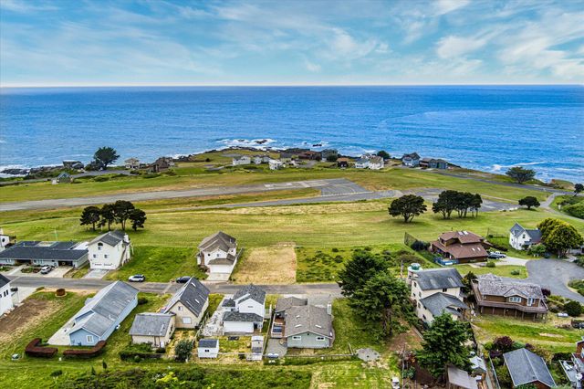 104 Sea View Road, Shelter Cove, CA 95589