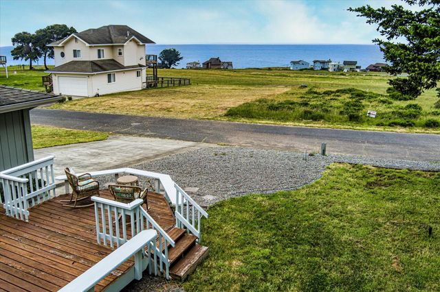 104 Sea View Road, Shelter Cove, CA 95589
