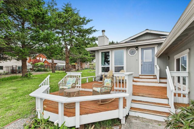104 Sea View Road, Shelter Cove, CA 95589