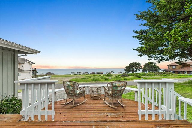 104 Sea View Road, Shelter Cove, CA 95589