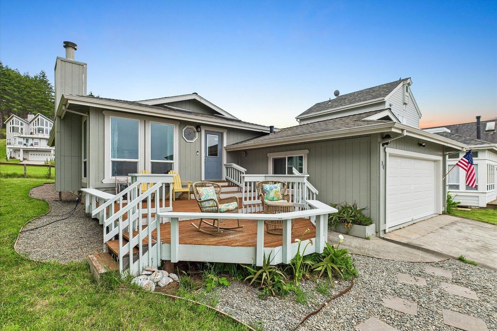 104 Sea View Road, Shelter Cove, CA 95589