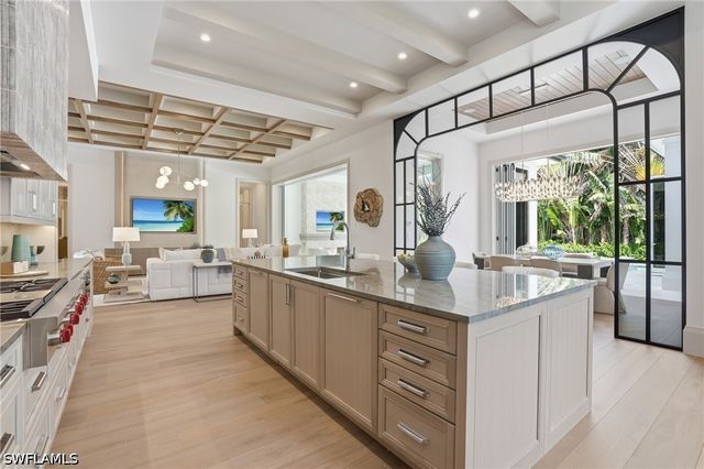744 Willowhead DR, Naples, FL 34103