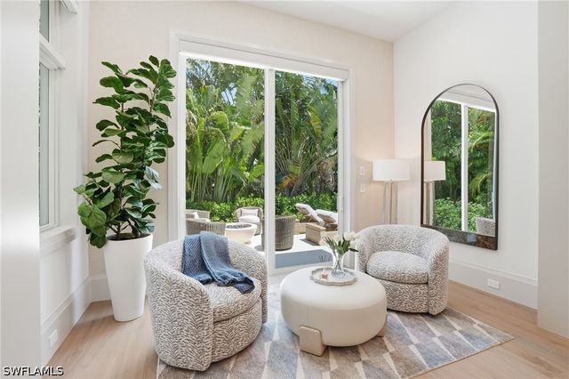744 Willowhead DR, Naples, FL 34103