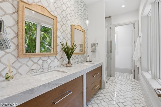 744 Willowhead DR, Naples, FL 34103