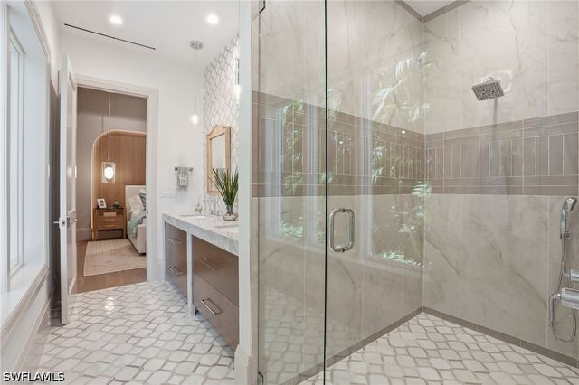 744 Willowhead DR, Naples, FL 34103