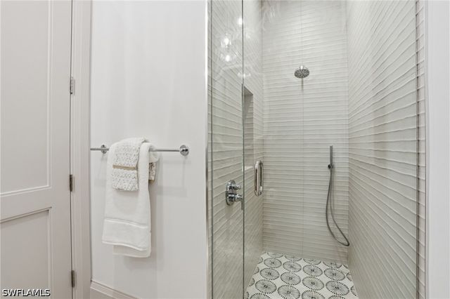 744 Willowhead DR, Naples, FL 34103