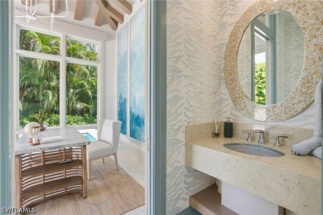 744 Willowhead DR, Naples, FL 34103