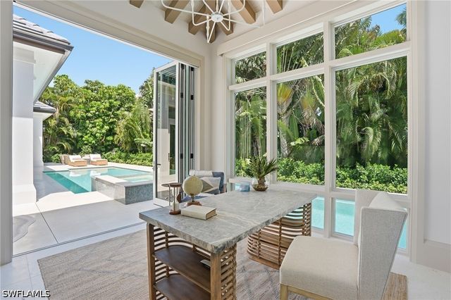 744 Willowhead DR, Naples, FL 34103