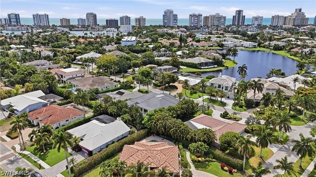 744 Willowhead DR, Naples, FL 34103