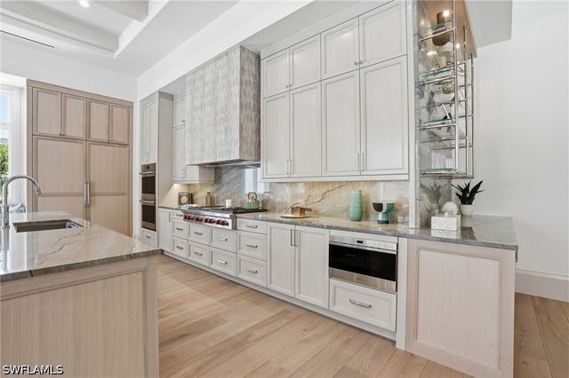 744 Willowhead DR, Naples, FL 34103