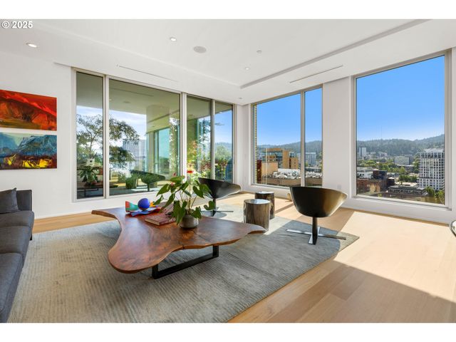 937 Nw GLISAN St 1630, Portland, OR 97209