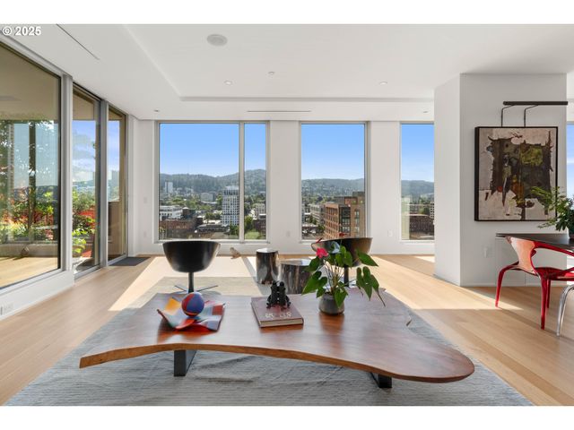 937 Nw GLISAN St 1630, Portland, OR 97209