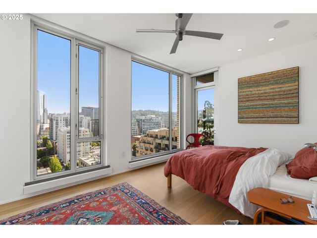 937 Nw GLISAN St 1630, Portland, OR 97209