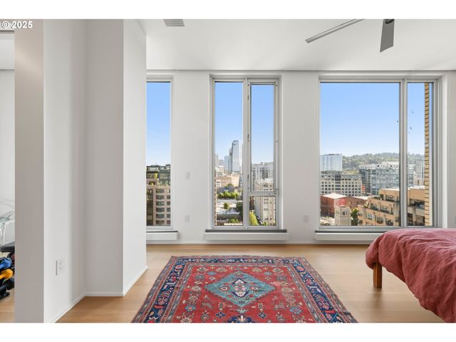 937 Nw GLISAN St 1630, Portland, OR 97209