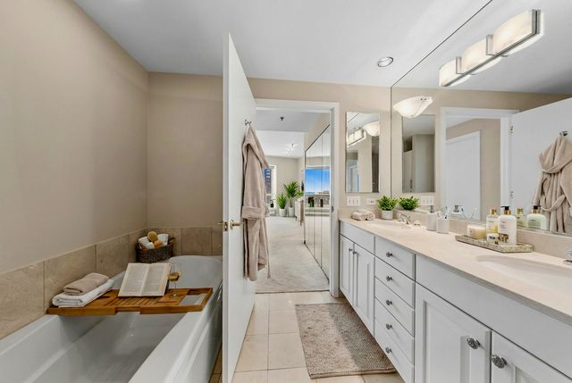 57 E Delaware Place 3102, Chicago, IL 60611